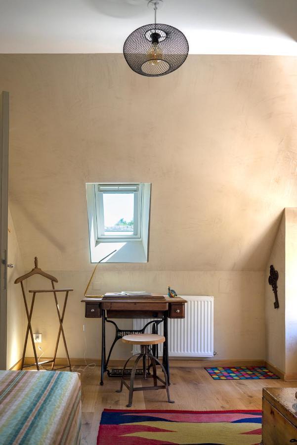 Chambre d'Hôtes chez Artiste Verrier, La Perrière - Perche Extérieur photo